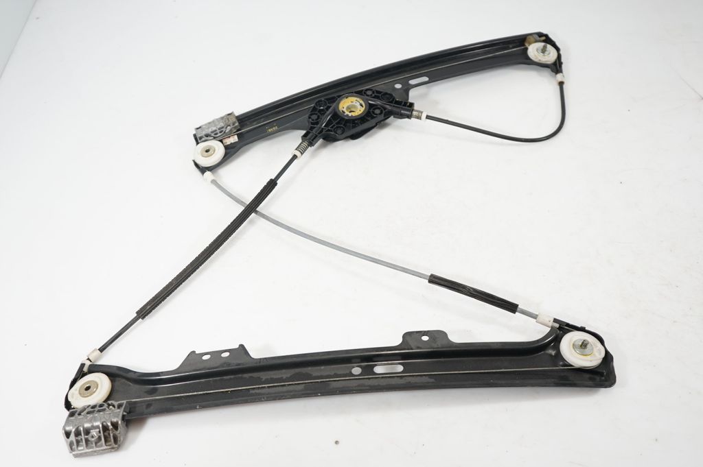 Front door window regulator with motor (5)