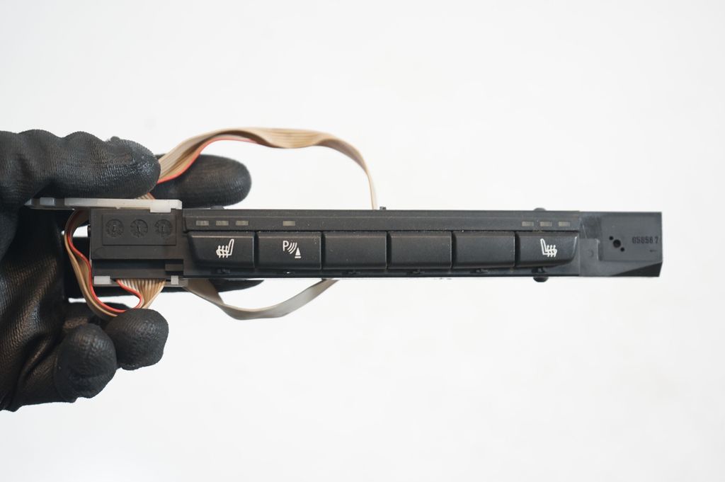 Seat heating switch (6)