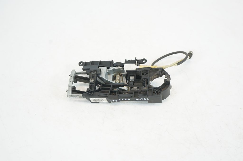 Front door exterior handle/bracket (5)