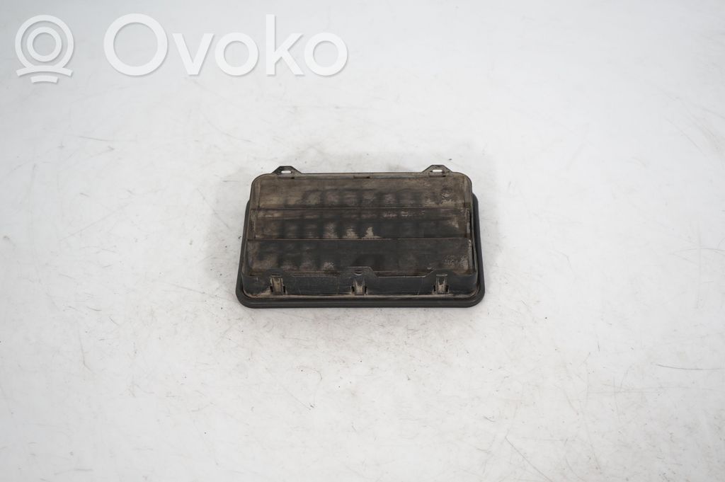 Quarter panel pressure vent (5)