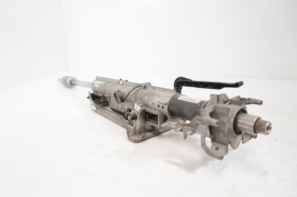 Steering wheel axle (6)