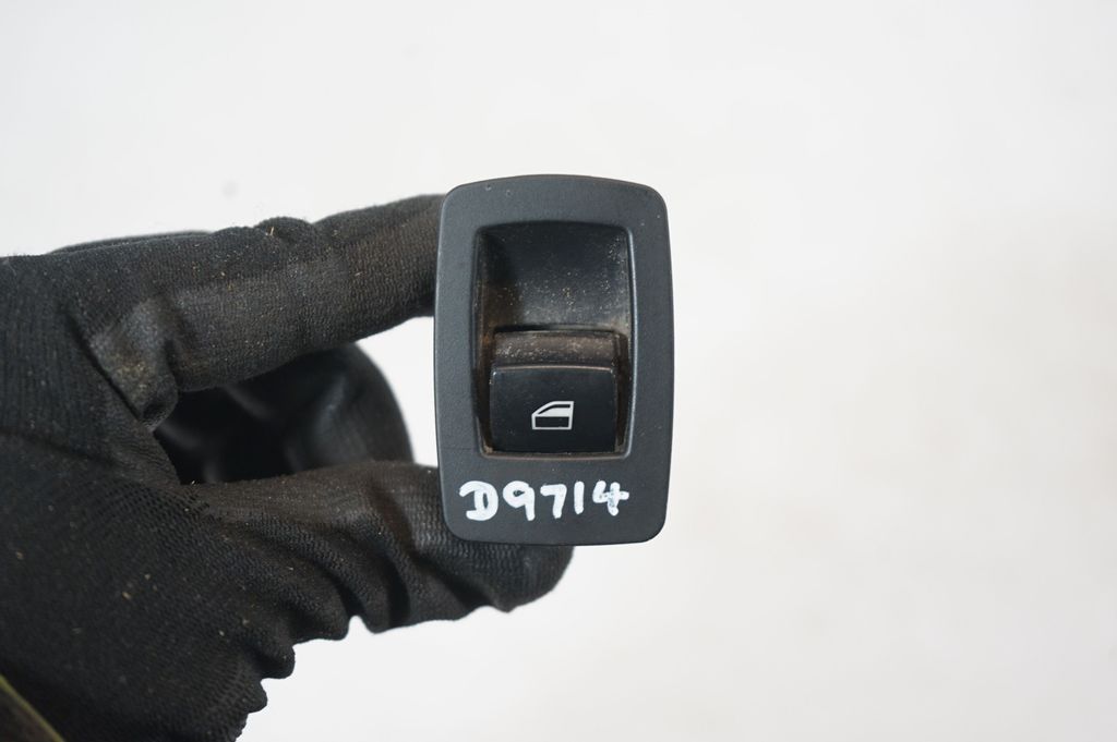 Electric window control switch (7)