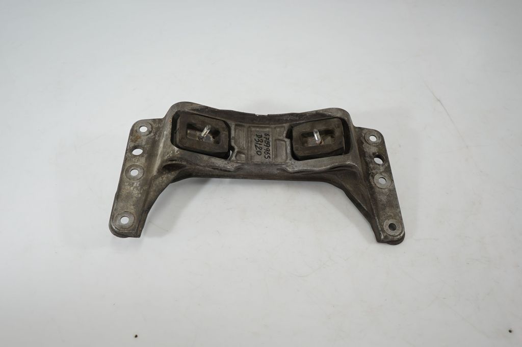 Gearbox mounting bracket (3)