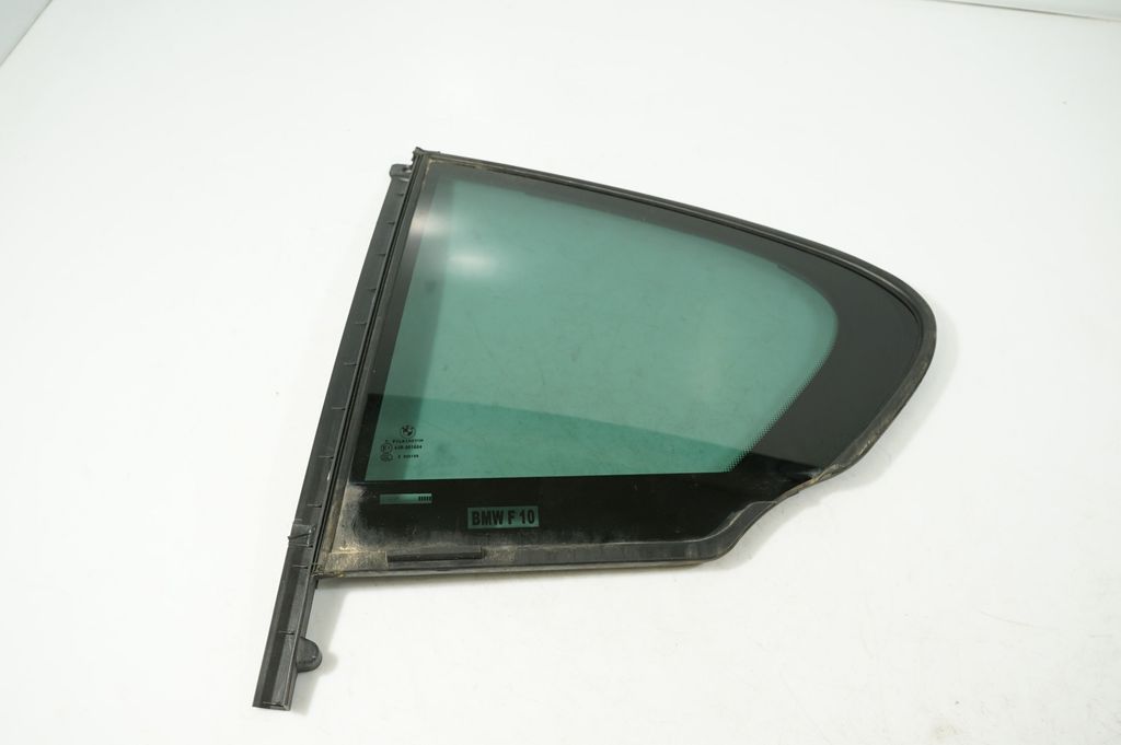 Rear vent window glass