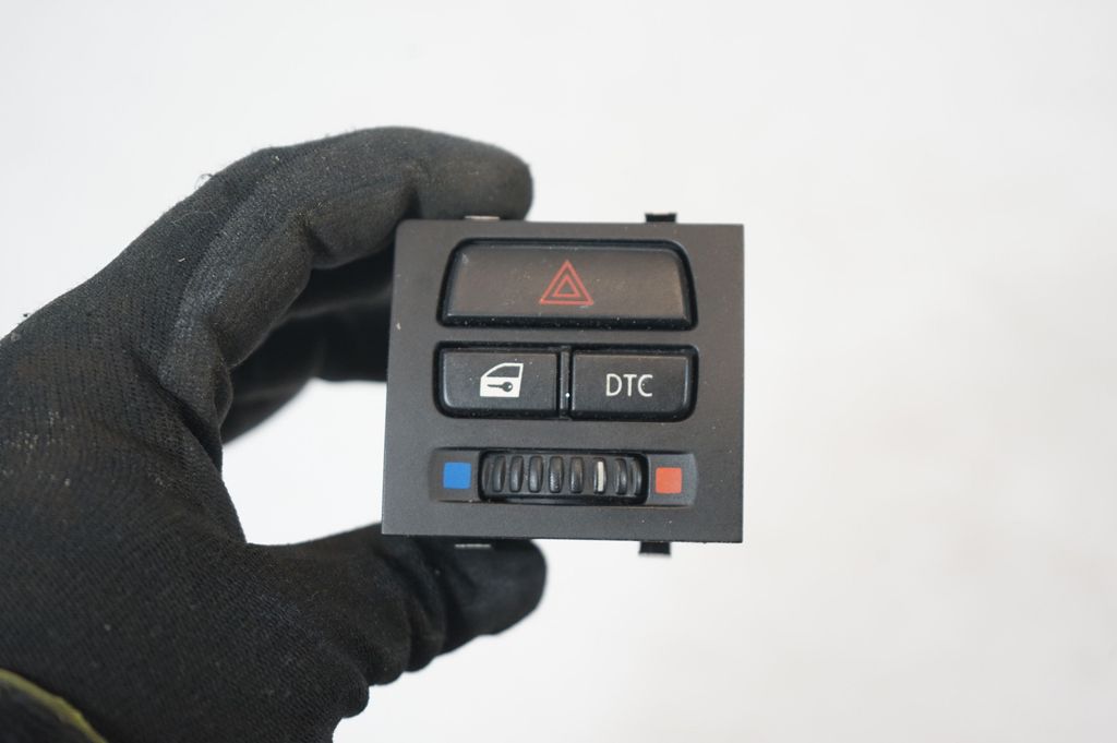 Hazard light switch (6)