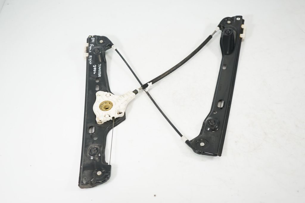 Front door window regulator with motor (2)