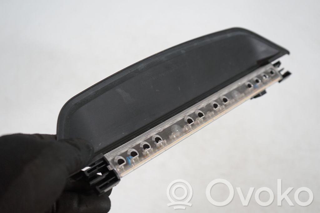 Third/center stoplight (6)