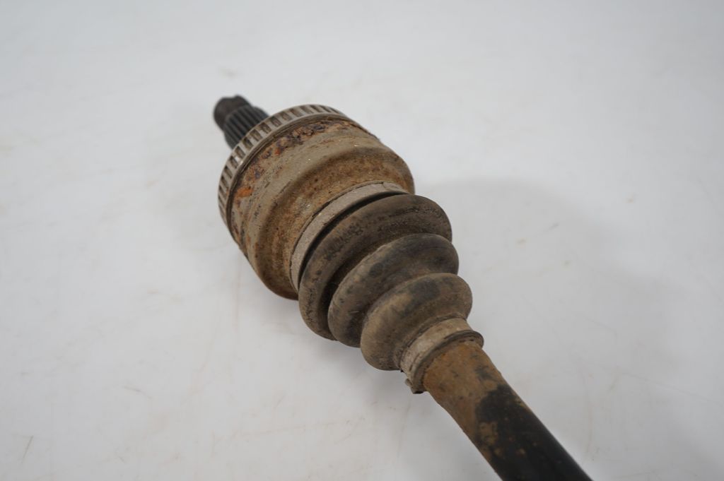 Rear driveshaft (7)
