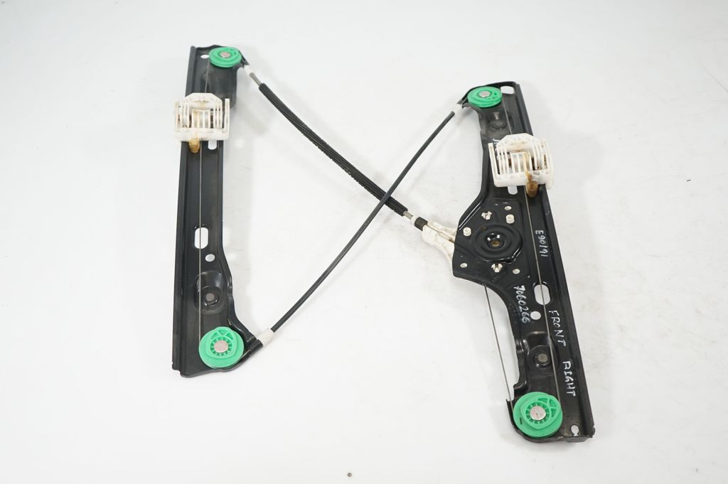 Front door window regulator with motor (2)