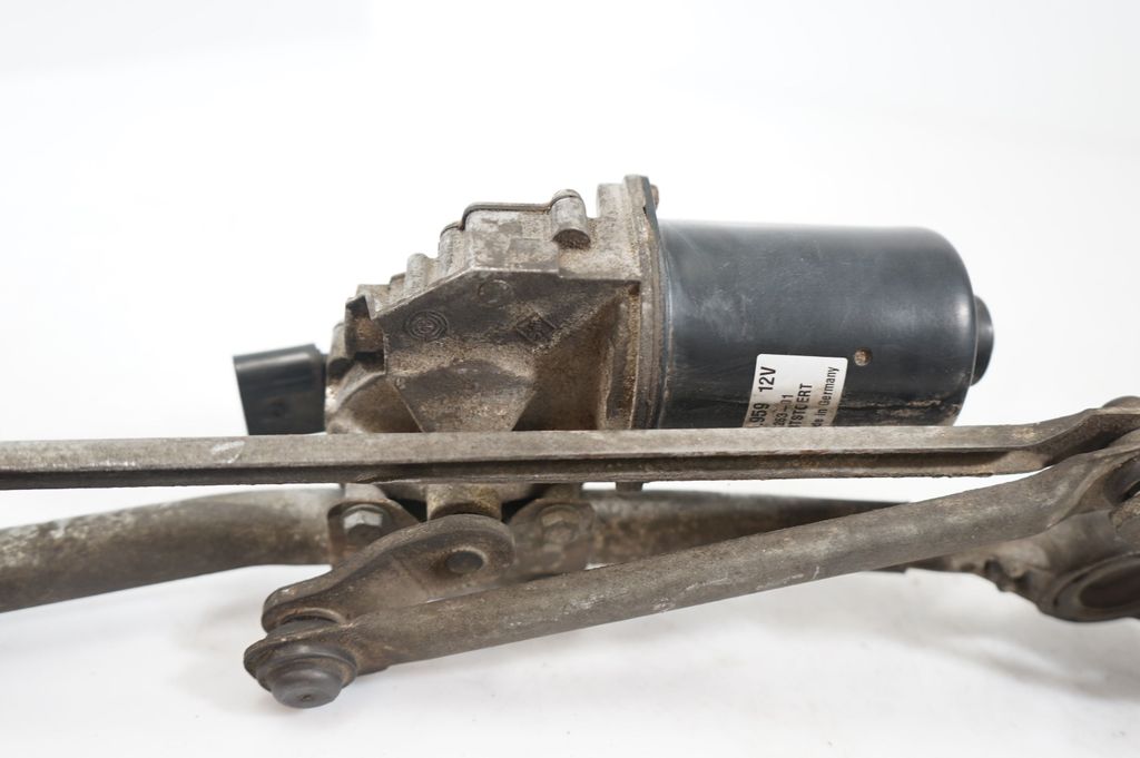 Front wiper linkage and motor (8)