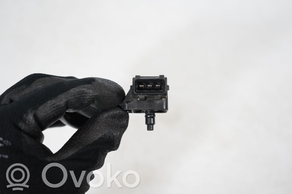 Air pressure sensor (7)