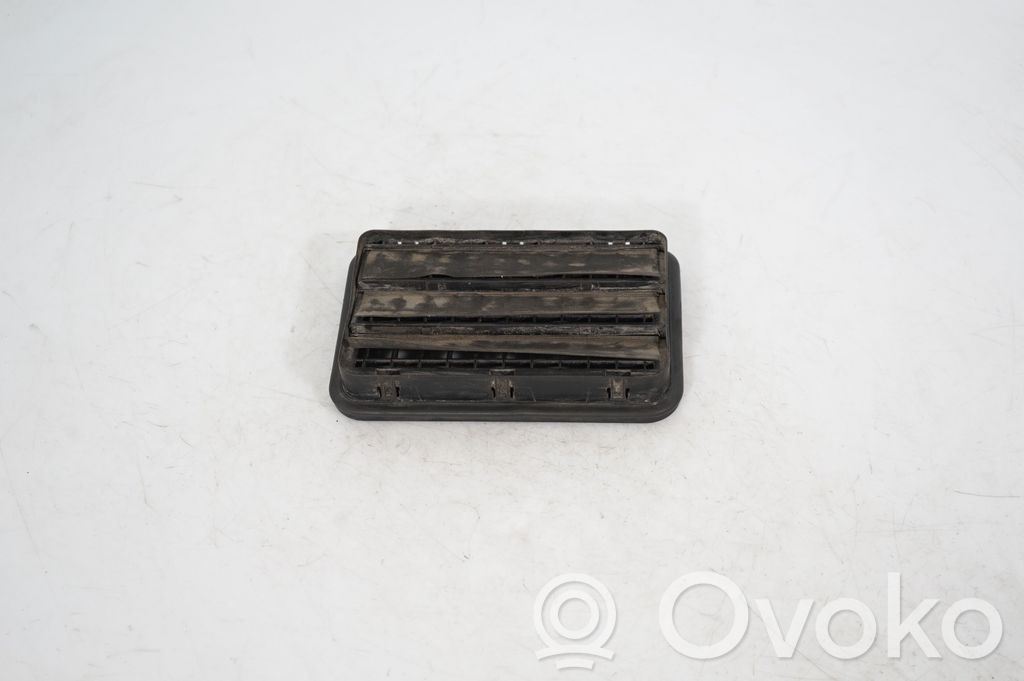 Quarter panel pressure vent (5)