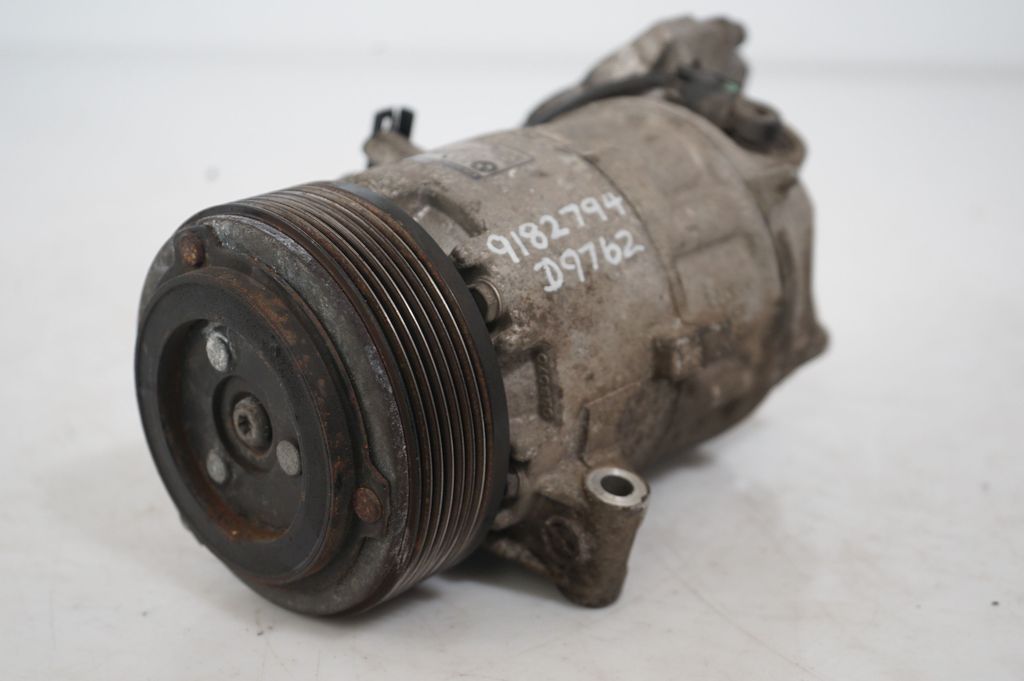 Air conditioning compressor pulley (7)