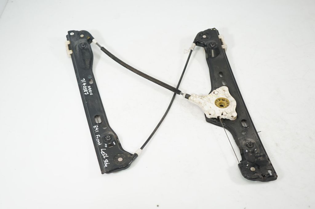 Front door window regulator with motor (2)
