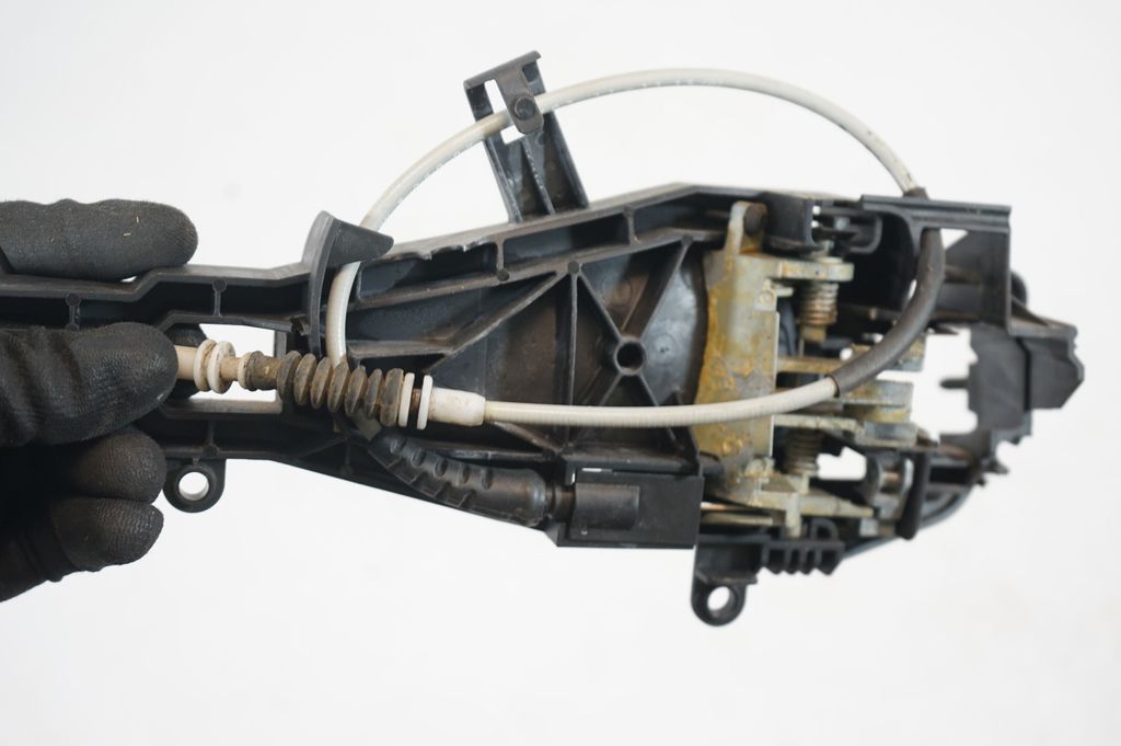 Front door exterior handle/bracket (6)