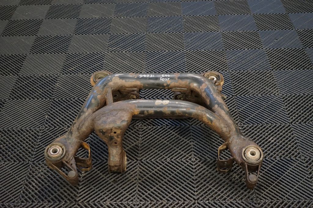 Rear axle beam with reductor