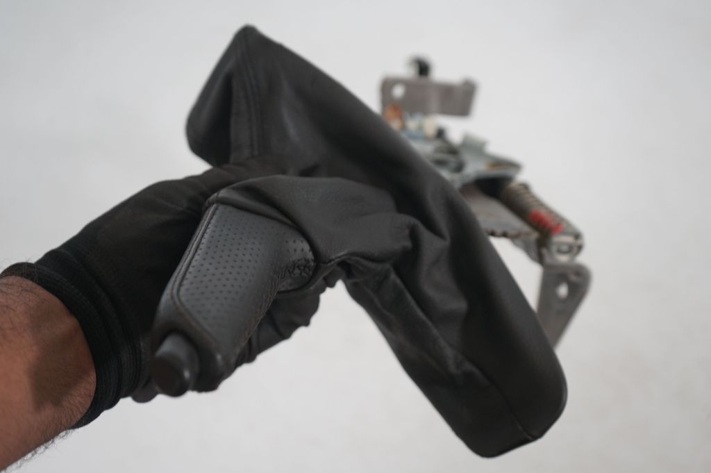 Handbrake/parking brake lever assembly (7)