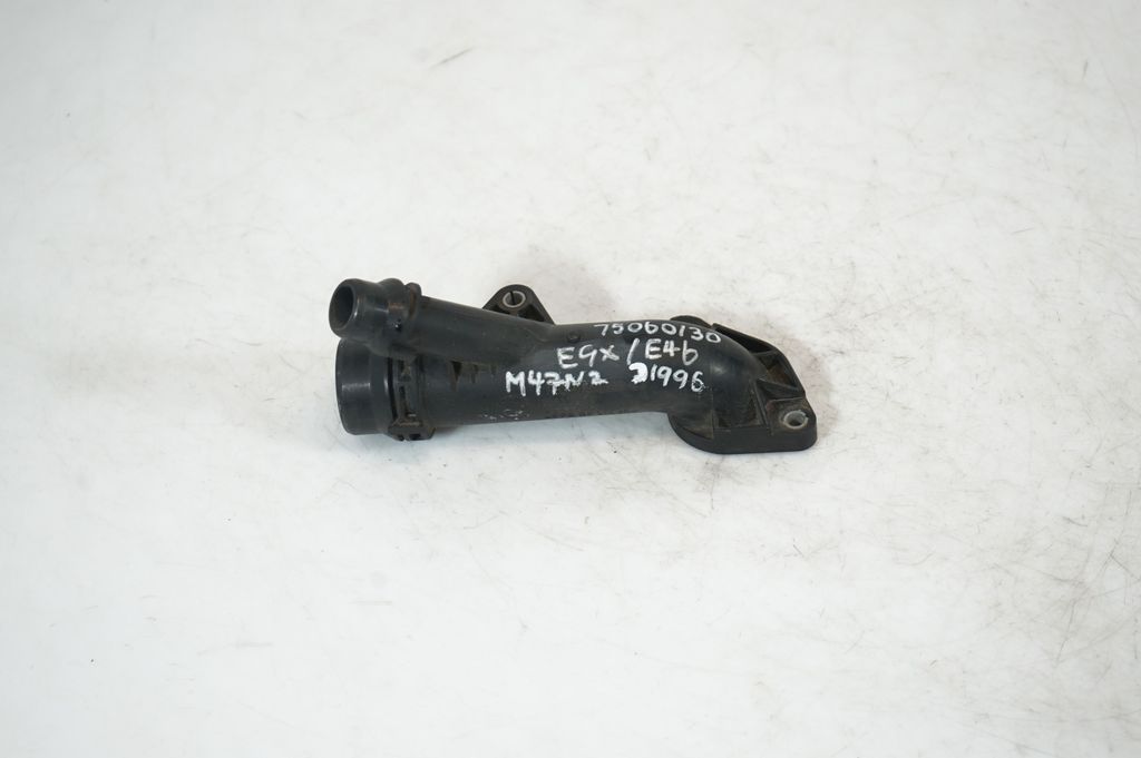 Engine coolant pipe/hose