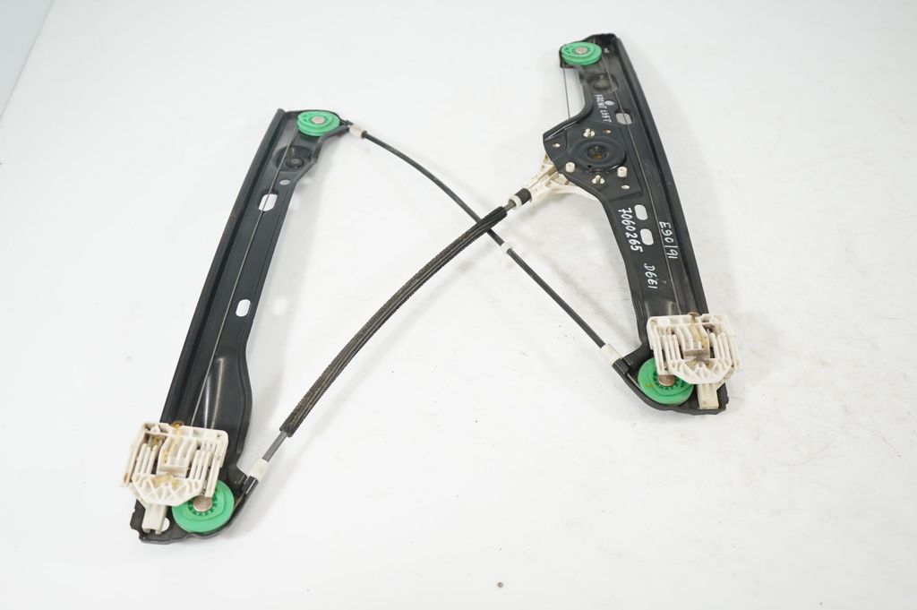 Front door window regulator with motor (2)