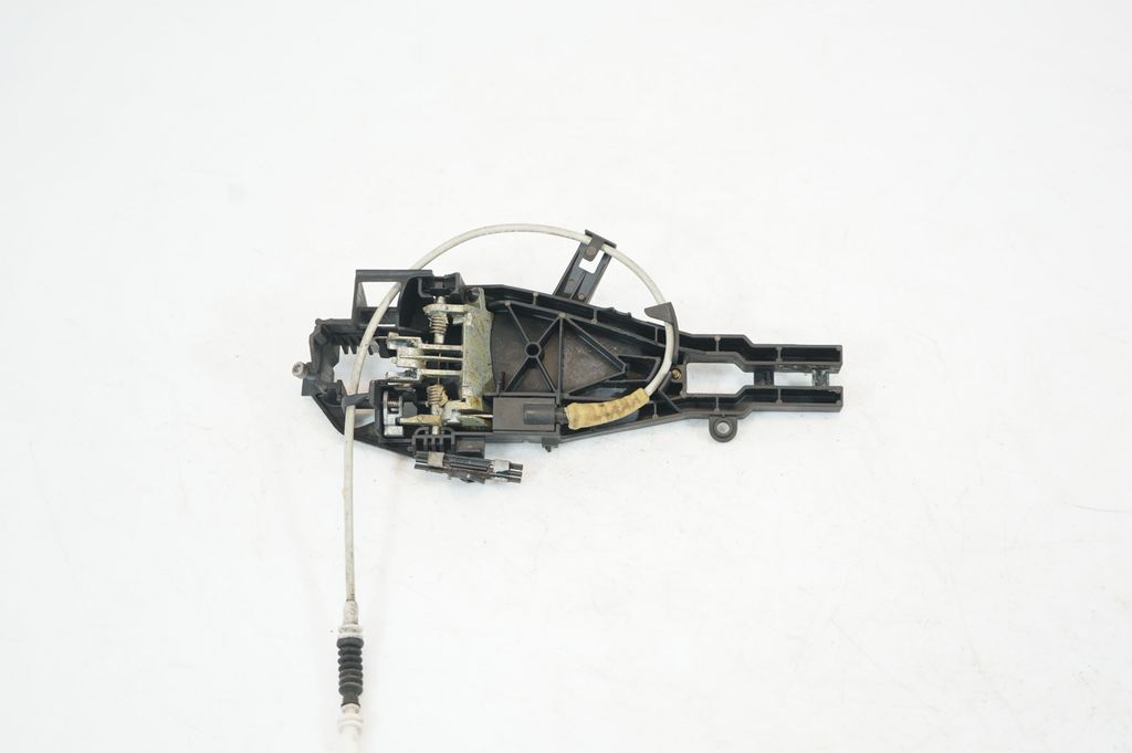 Rear door exterior handle/bracket (5)