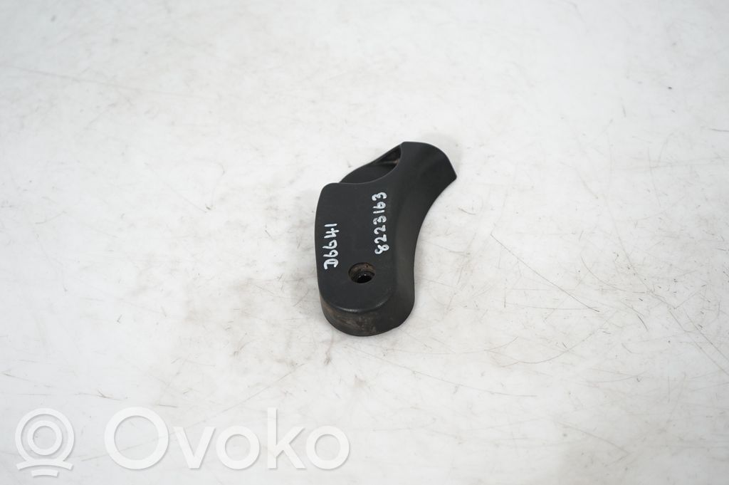 Engine bonnet (hood) release handle (4)