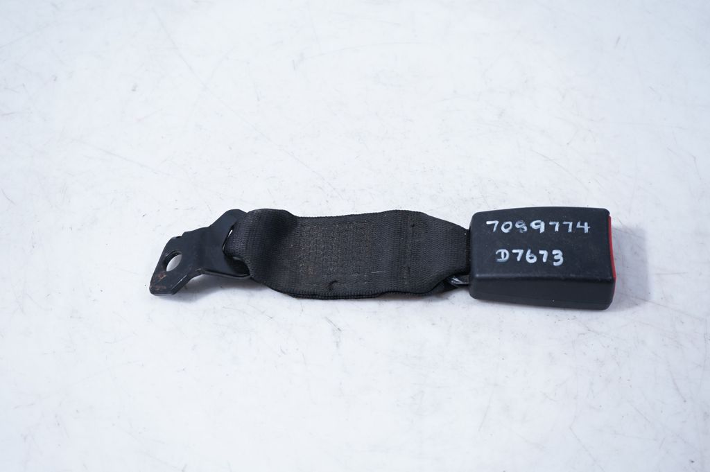Rear seatbelt buckle (4)