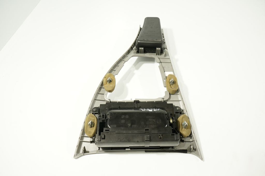 Dashboard glove box trim (8)
