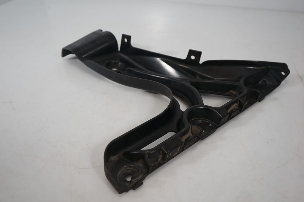 Rear bumper mounting bracket (7)