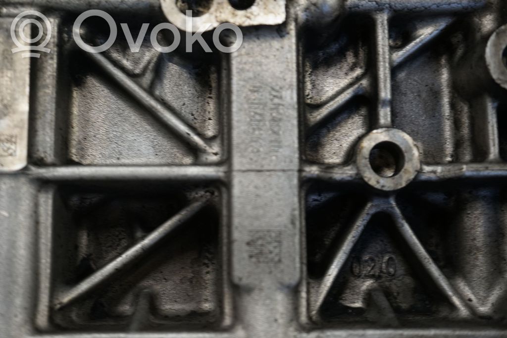 Engine block (11)