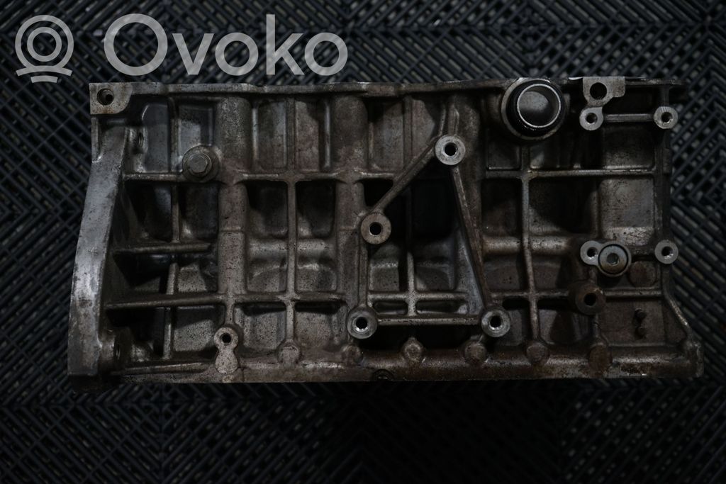 Engine block (8)