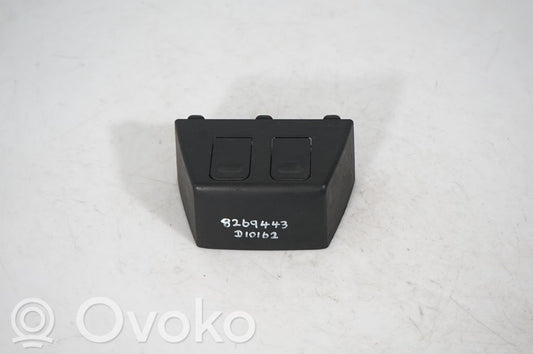 12 V Socket (rear)