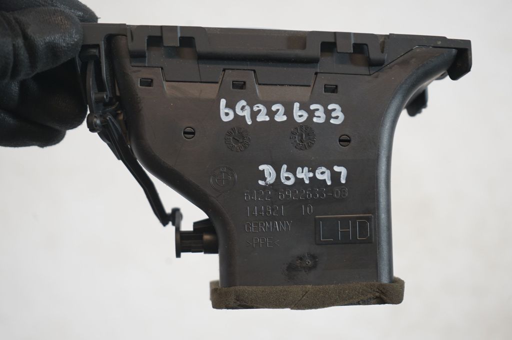 Cabin air duct channel (8)