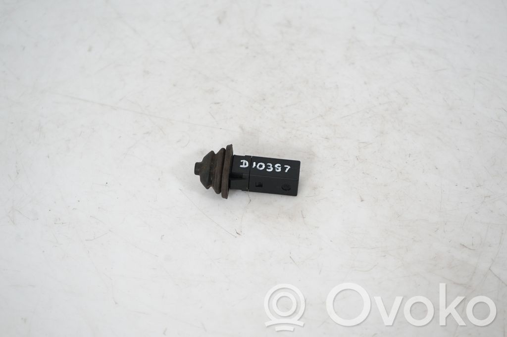 Fuel tank cap lock (5)