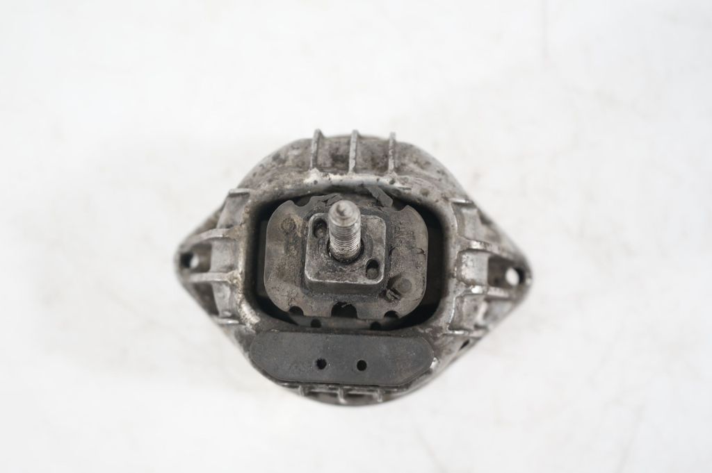 Engine mount bracket (7)