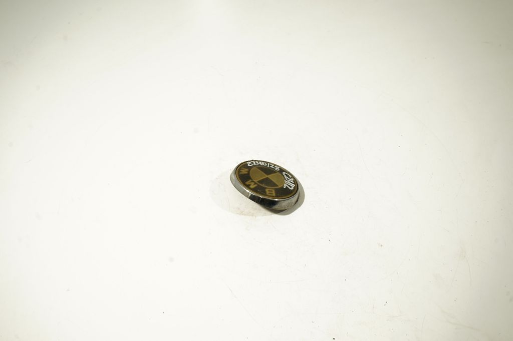 Manufacturers badge/model letters (2)