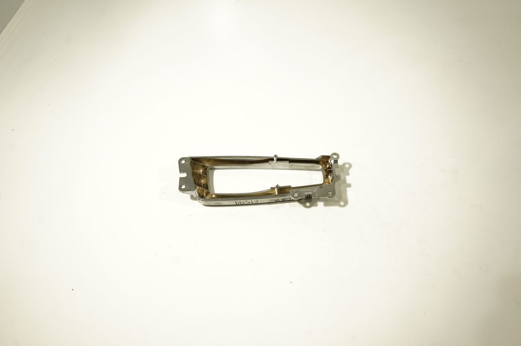 Gear shifter surround trim plastic (6)