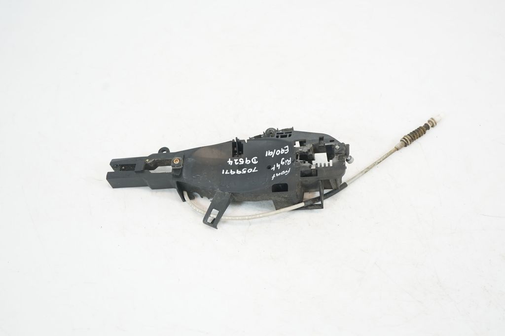 Front door exterior handle/bracket (3)