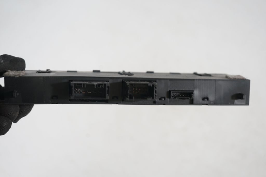 Seat heating switch (8)