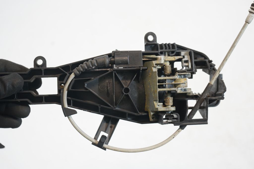 Front door exterior handle/bracket (5)