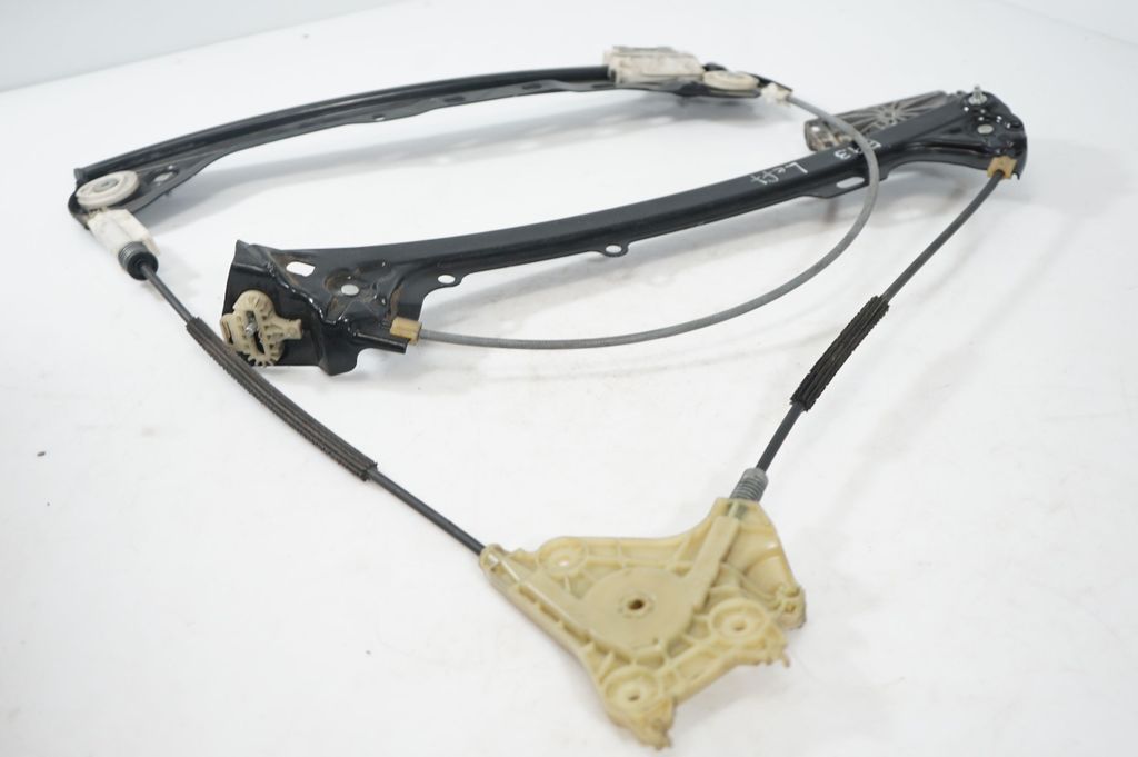 Front door window regulator with motor (6)