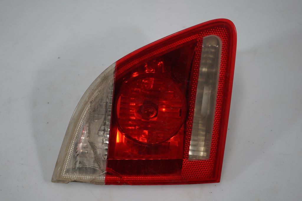 Tailgate rear/tail lights (6)