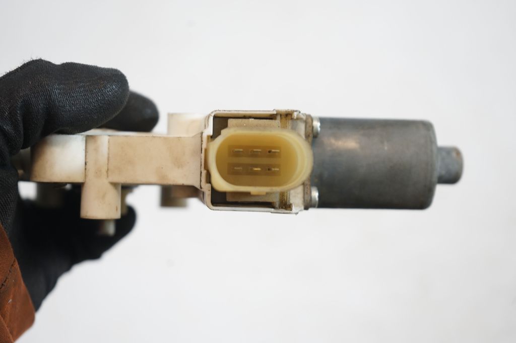 Front door window regulator with motor (6)