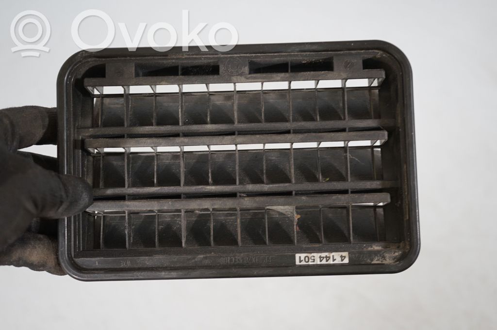 Quarter panel pressure vent (6)