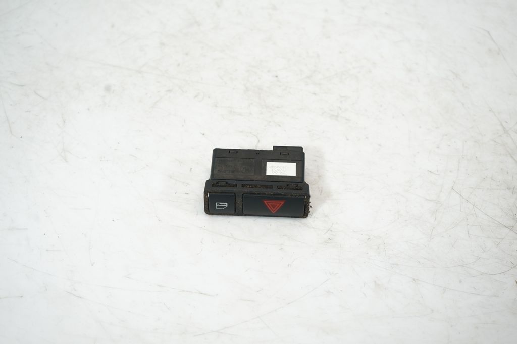 Hazard light switch (5)