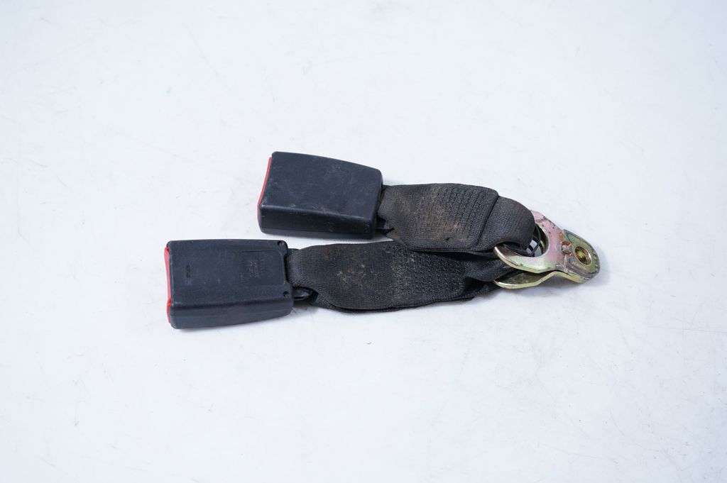 Rear seatbelt buckle (5)