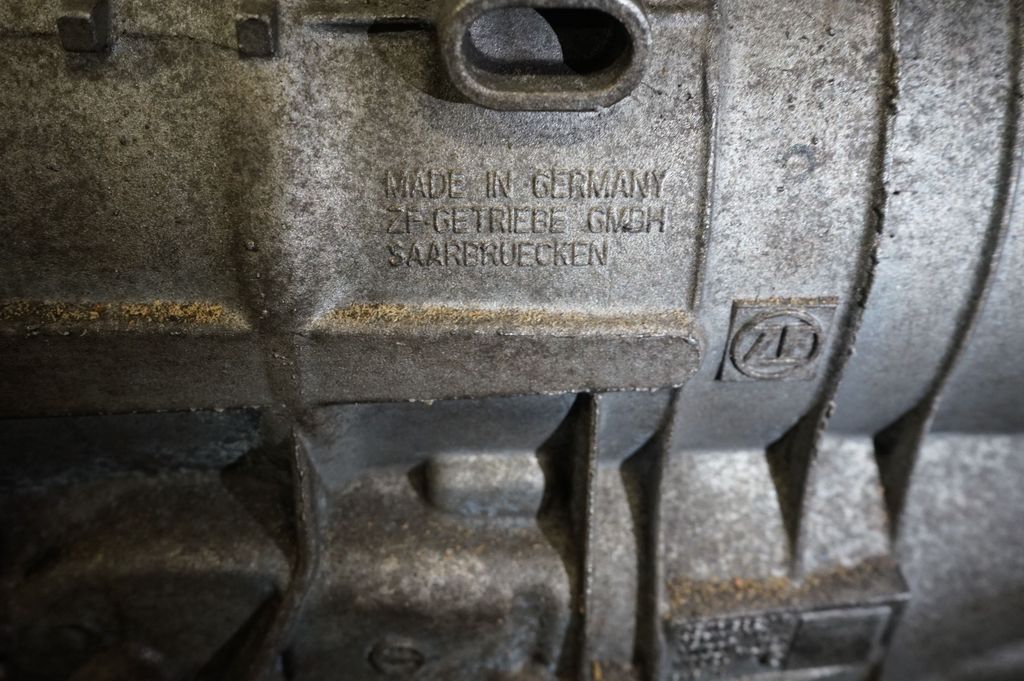 Automatic gearbox (10)