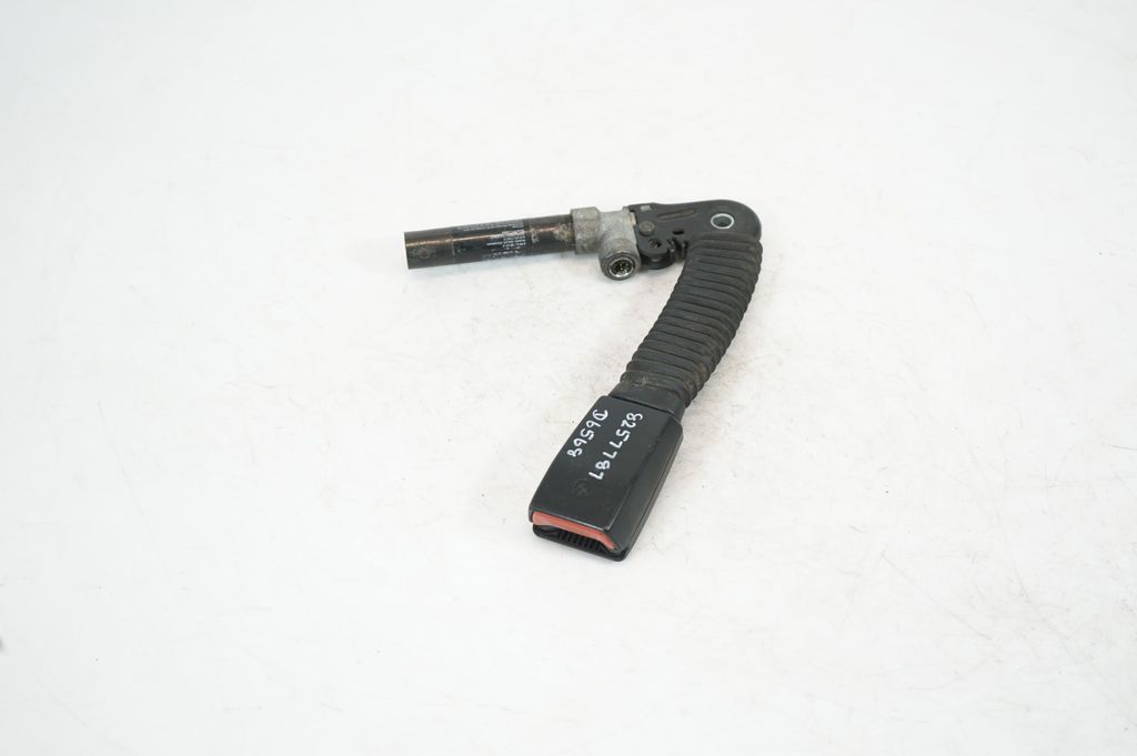 Front seatbelt buckle (4)