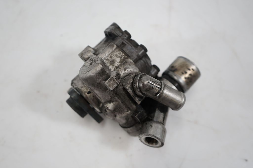 Power steering pump (8)