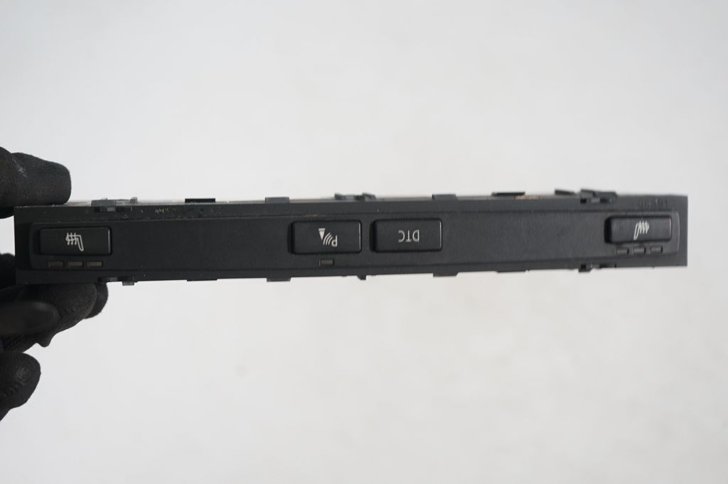 Seat heating switch (6)