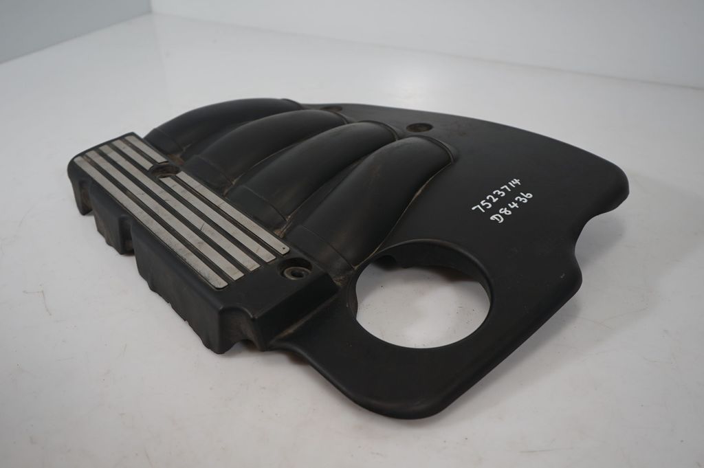 Engine cover (trim) (6)